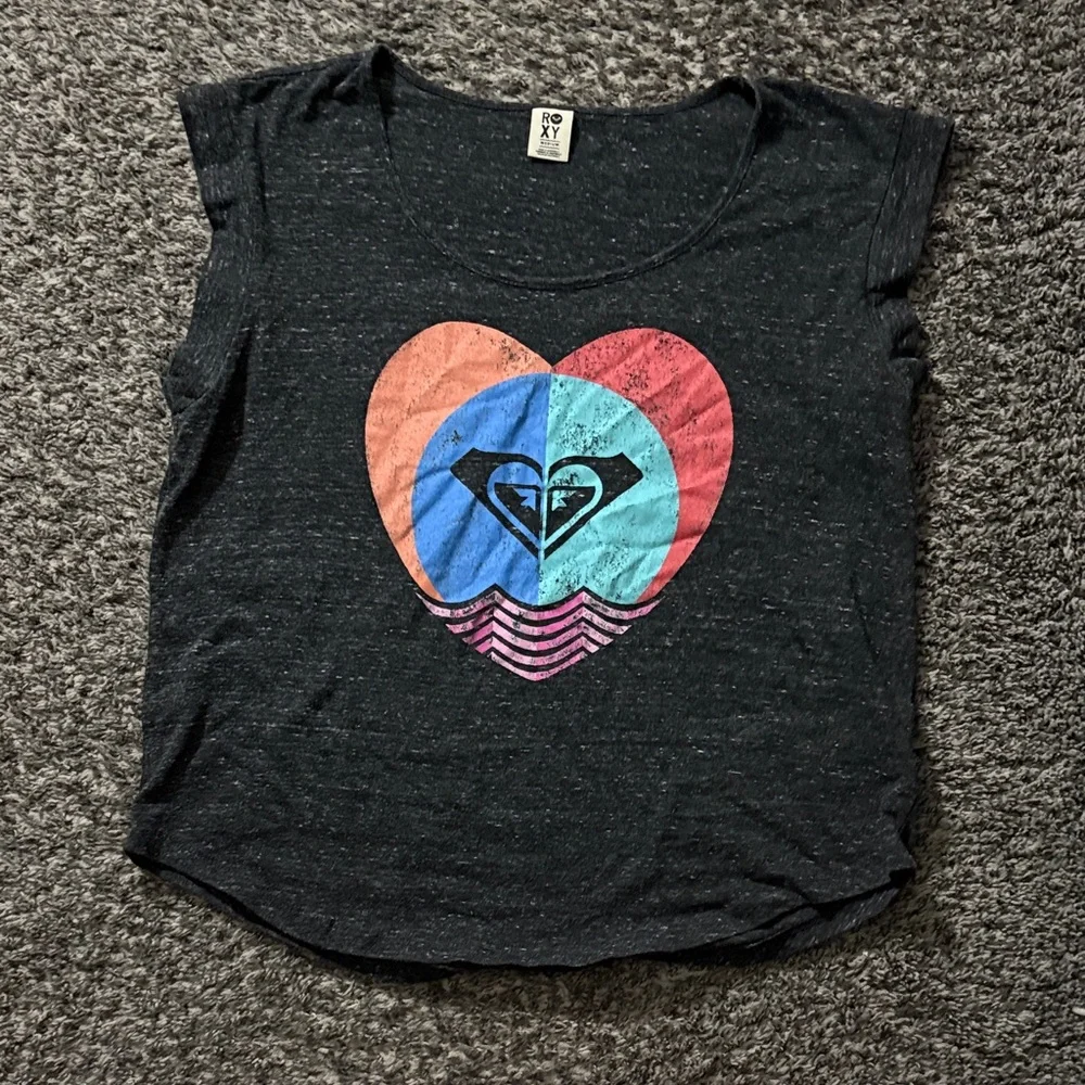 Roxy Charcoal Tee with Multicolor Heart Graphic - Picture 1 of 5